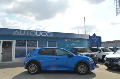 Car image 4