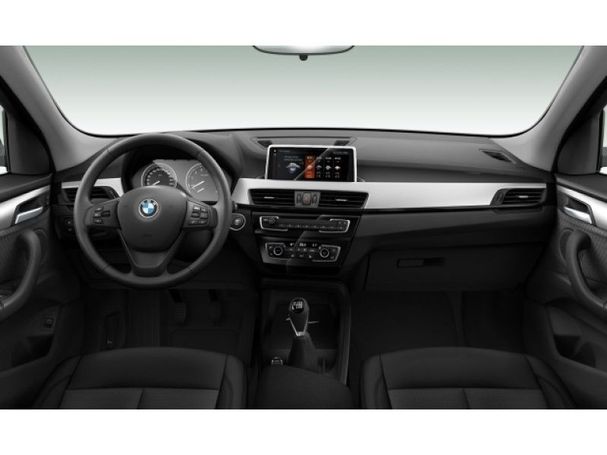 BMW X1 sDrive18i Advantage 100 kW image number 4