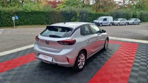 Car image 4