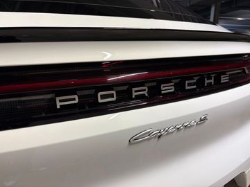 Car image 27