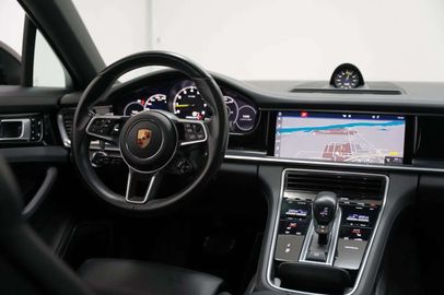 Car image 31