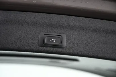 Car image 39