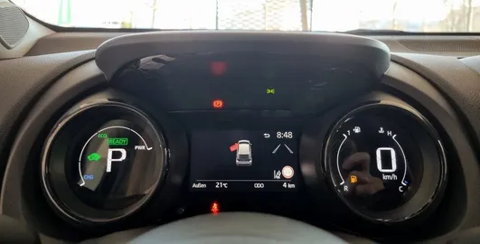 Car image 9