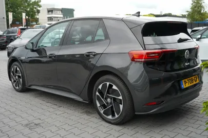 Car image 48