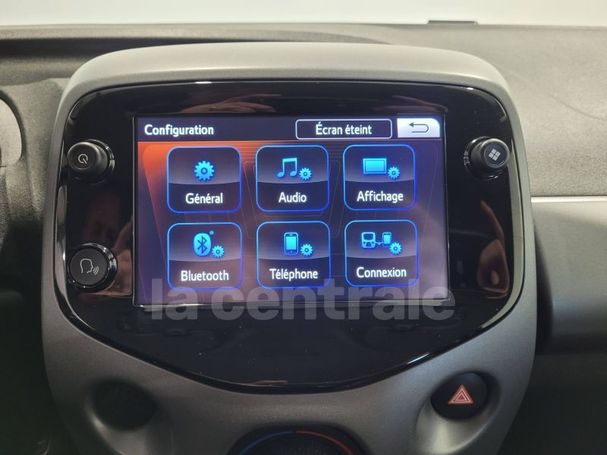 Toyota Aygo X-shift x-play 53 kW image number 11