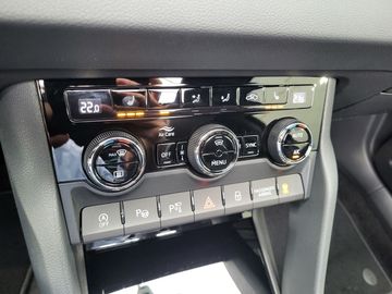 Car image 35