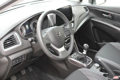 Car image 9