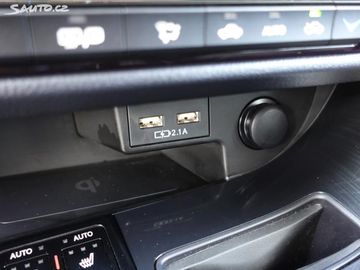 Car image 28