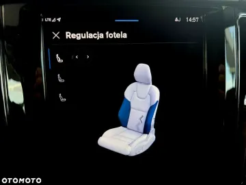 Car image 40