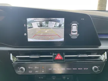 Car image 26