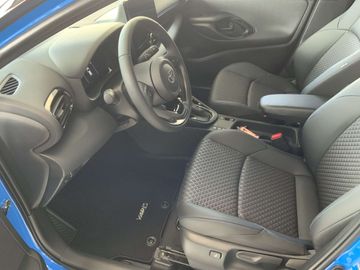 Car image 11