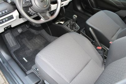 Car image 12