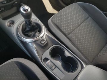 Car image 26