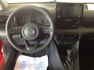 Car image 12