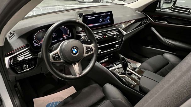 BMW 520d Touring xDrive Sport Line 140 kW image number 7