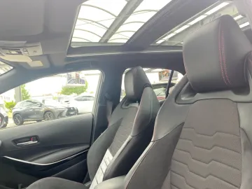 Car image 28