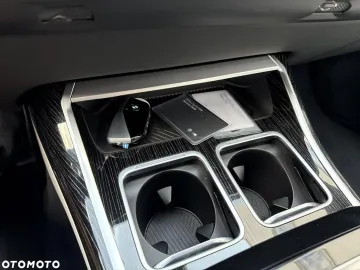 Car image 32