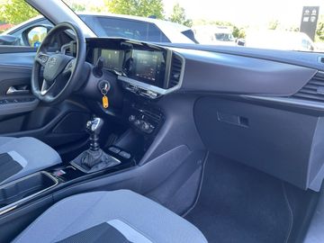 Car image 30