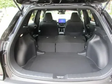 Car image 30
