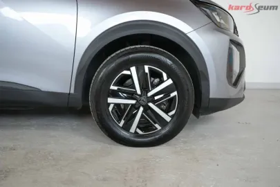 Car image 32