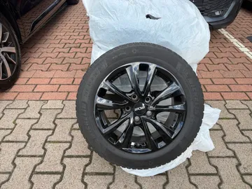 Car image 27