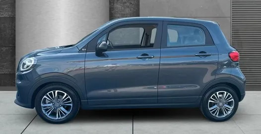 Car image 4