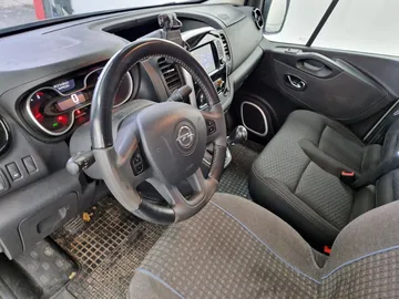 Car image 32