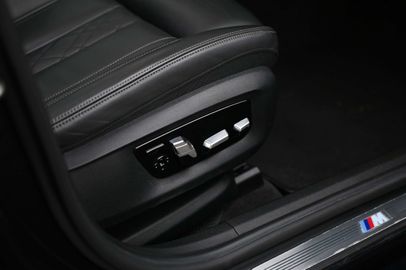 Car image 36