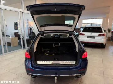 Car image 40