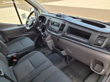 Car image 29