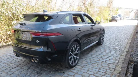 Car image 3