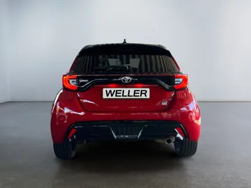 Car image 4