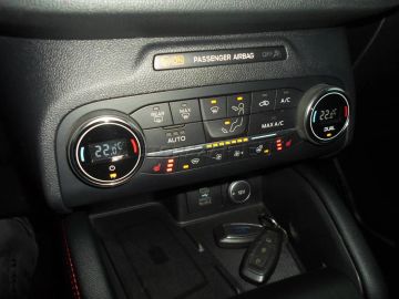 Car image 32