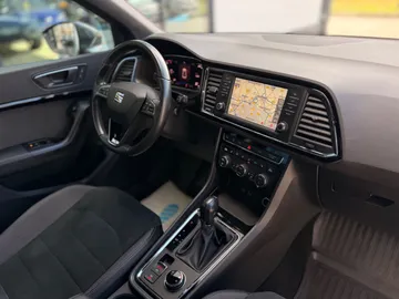 Car image 30
