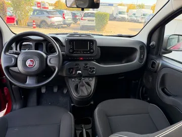 Car image 12