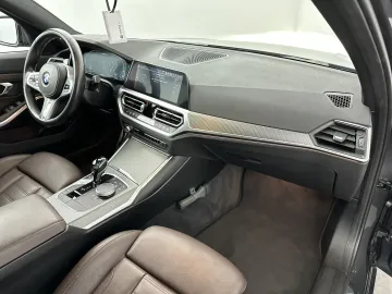 Car image 36