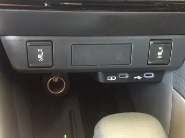 Car image 30