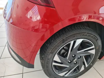 Car image 24