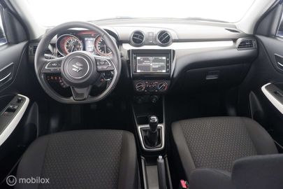 Car image 10