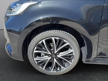 Car image 21
