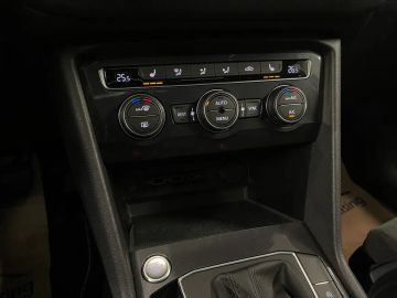 Car image 32