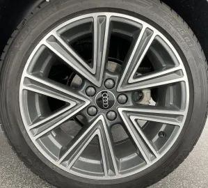 Car image 33