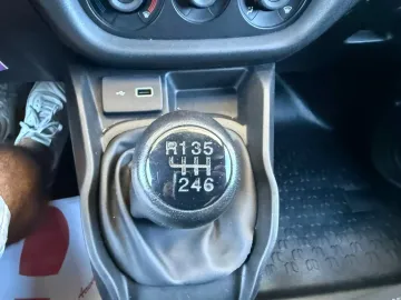 Car image 28