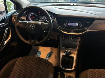 Car image 17