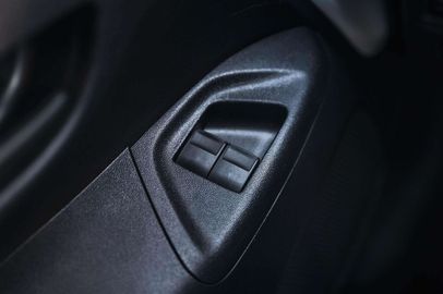 Car image 33