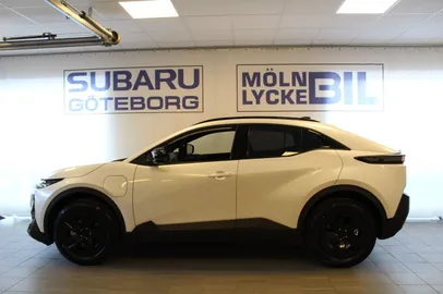 Car image 3