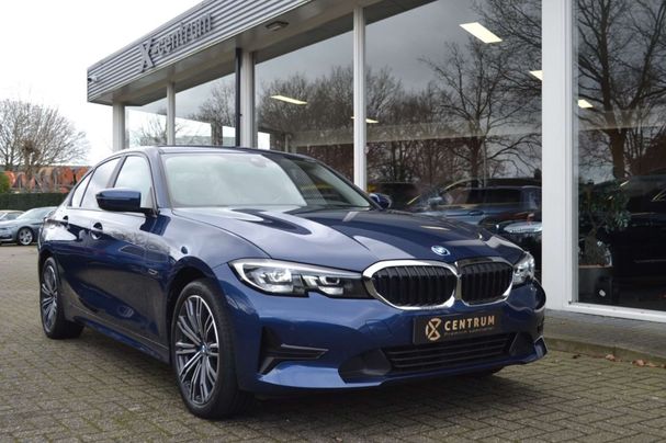 BMW 320 e M Sport 150 kW image number 2