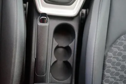 Car image 28