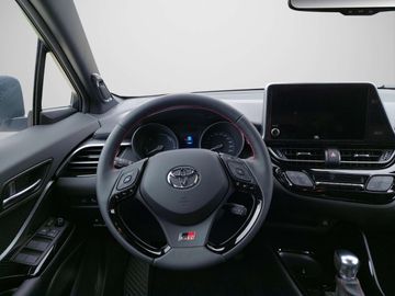 Car image 12