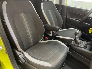 Car image 10